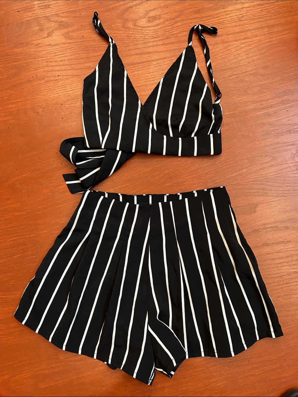 Zaful Women's Striped Black and White Set